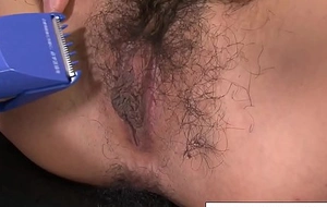 Asian schoolgirl acquires her hairy pussy bald