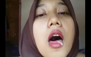 Indonesian Malay Hijabi Lickerish 02