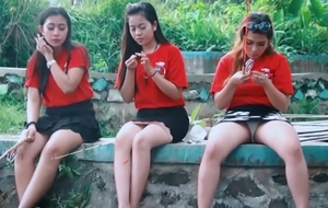 Upskirt peek caught of slut fishing thither friends
