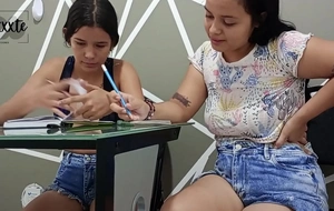 Estudiante abby se pone caliente y me folla por buenas calificaciones - Mar 15, 2024