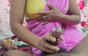 Indian bhabhi handjob and Fuck his Daver approximately Clear Hindi audio, Bhabhi ne Daver ki sath kiya mast chudai