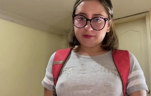 Mi compañero de clase accidentalmente se corre dentro de mí.