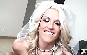 Magnificent blonde bride blanche bradburry gives a mind-blowing pov orall-service